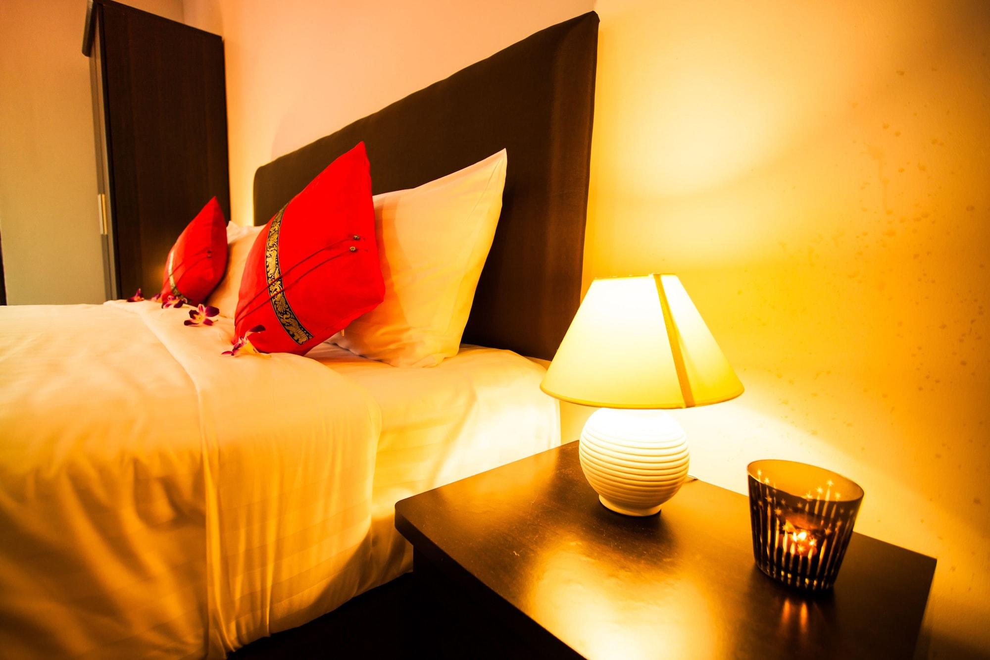Only Blue Hotel Patong 외부 사진