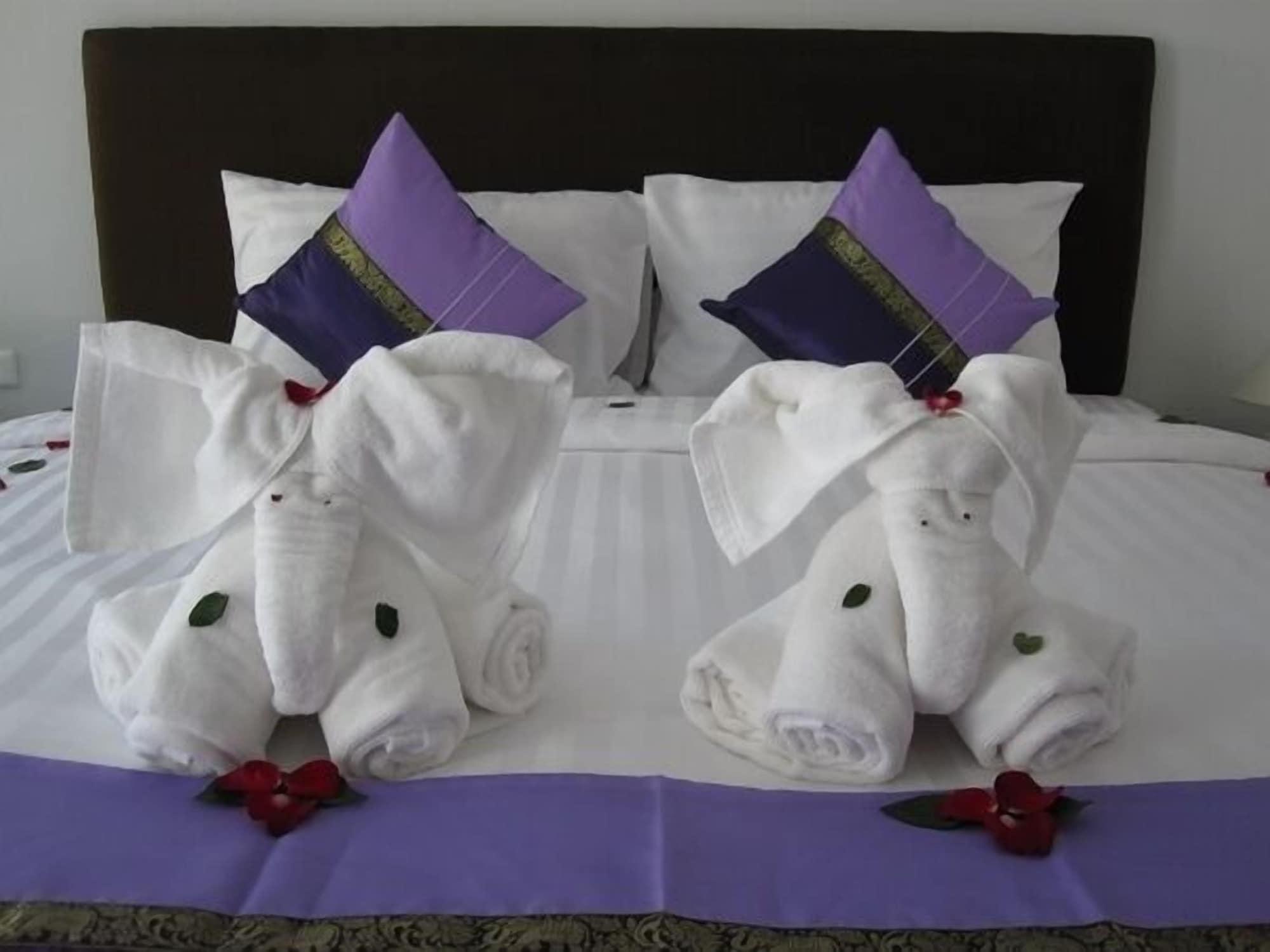 Only Blue Hotel Patong 외부 사진